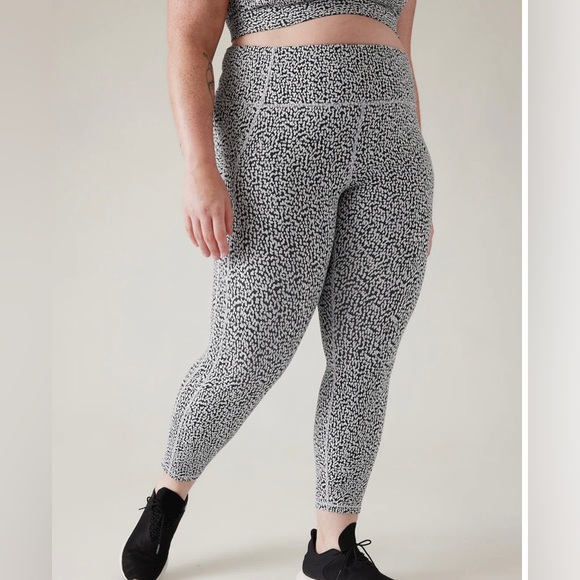 ATHLETA SALUTATION STASH II TEXTURED TIGHT - Picture 4 of 13